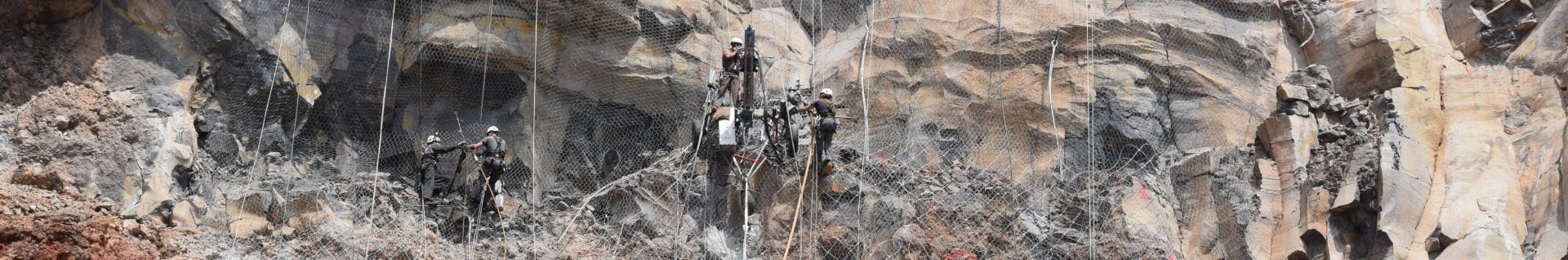 Perforaciones y gunita - Tacande Geotecnia